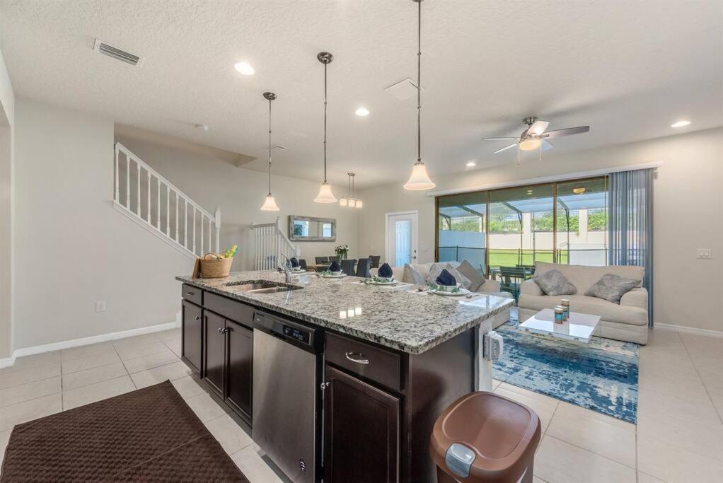 Amazing 5 Bedrooms Home With Pool/Bbq Near Disney Кисими Екстериор снимка